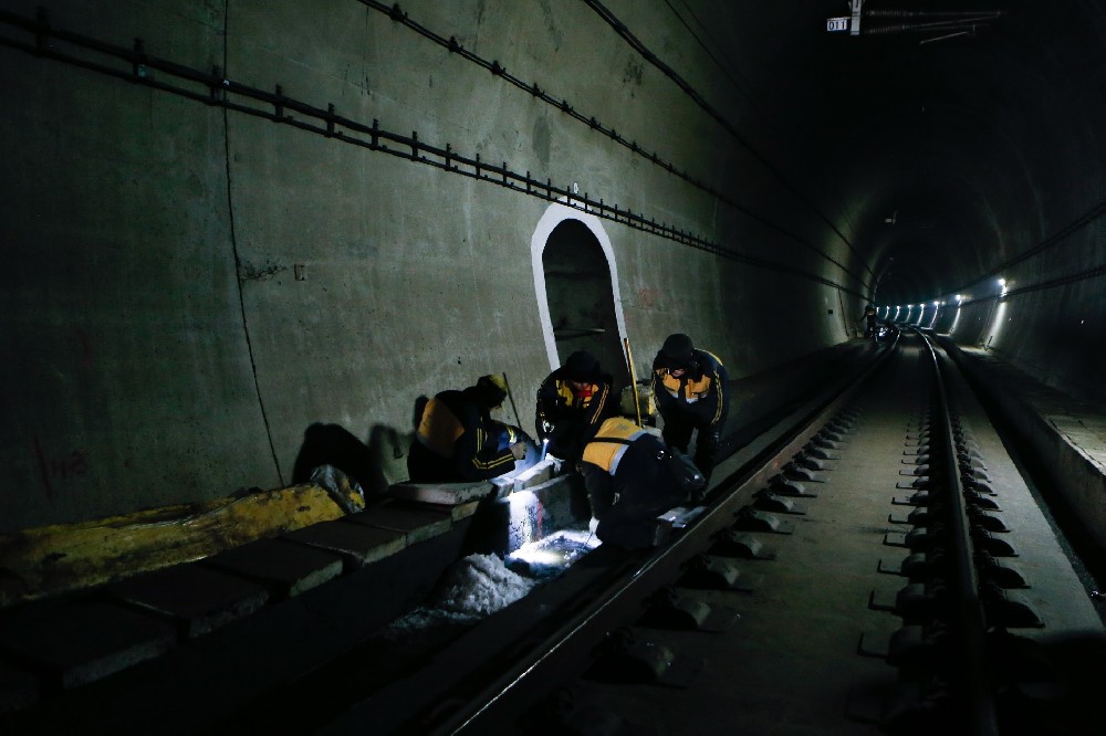 萧山铁路运营隧道病害现状